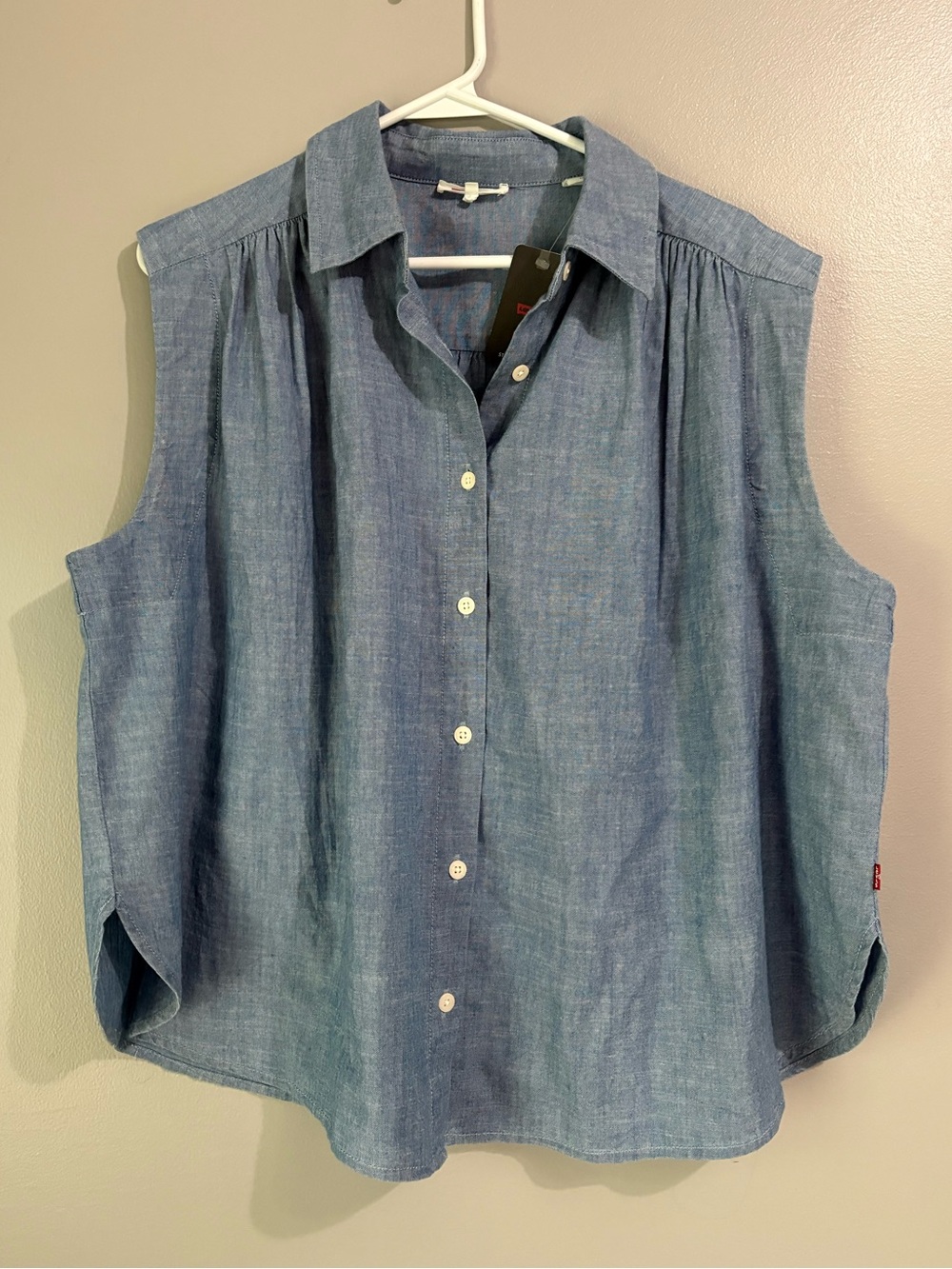 NWT Levi’s Chambray Button Down Top